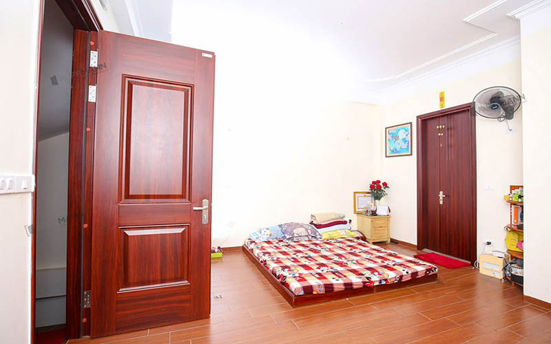 alt text: Tránh đặt cửa hai phòng ngủ đối diện nhau