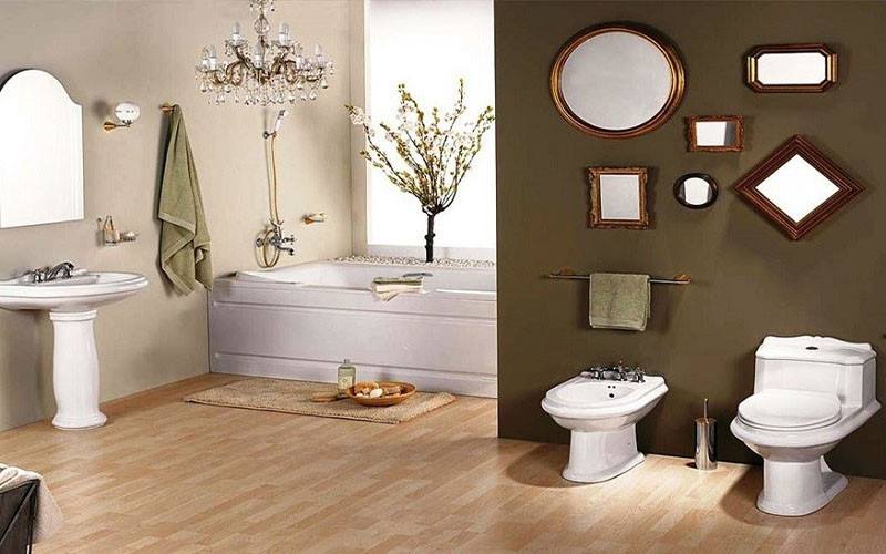 Nhà vệ sinh đối diện cửa chính