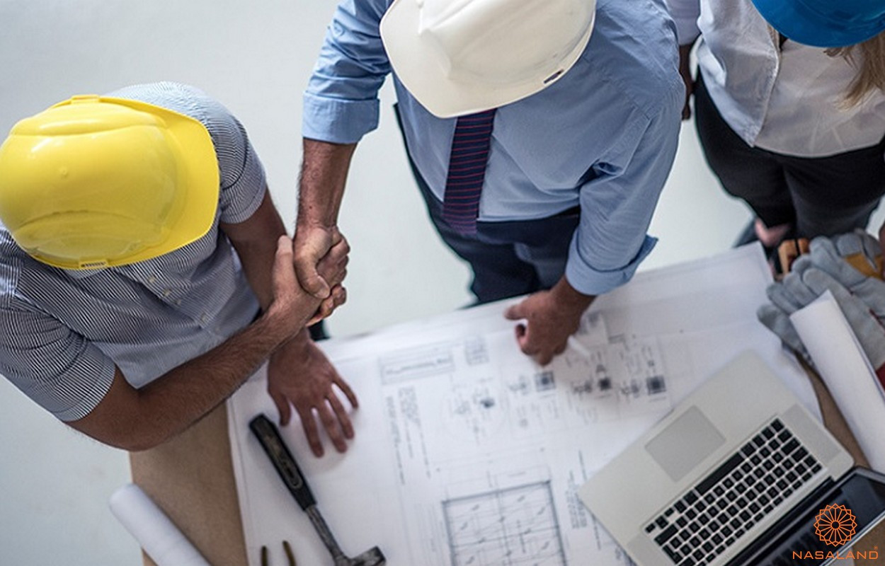 Có 2 loại nhà thầu xây dựng phổ biến là nhà thầu chính và nhà thầu phụ