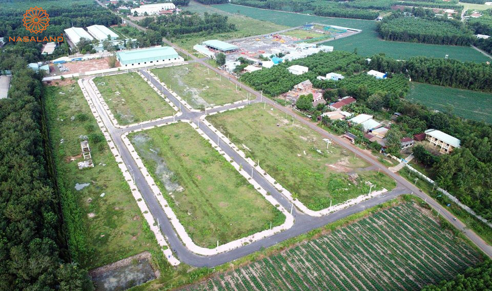 Đất nền phân lô ở ngoại ô.